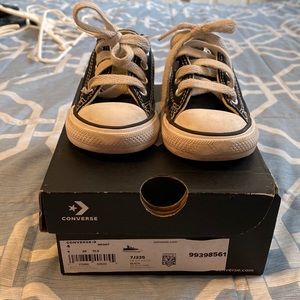 Baby Converse size 4